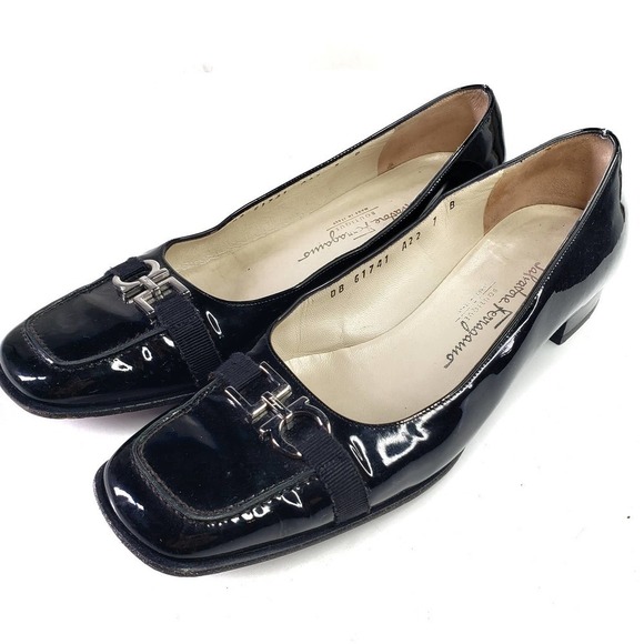Salvatore Ferragamo Patent‎ Leather Horse Bit Buckle Heels 7 Square Toe - Picture 1 of 9